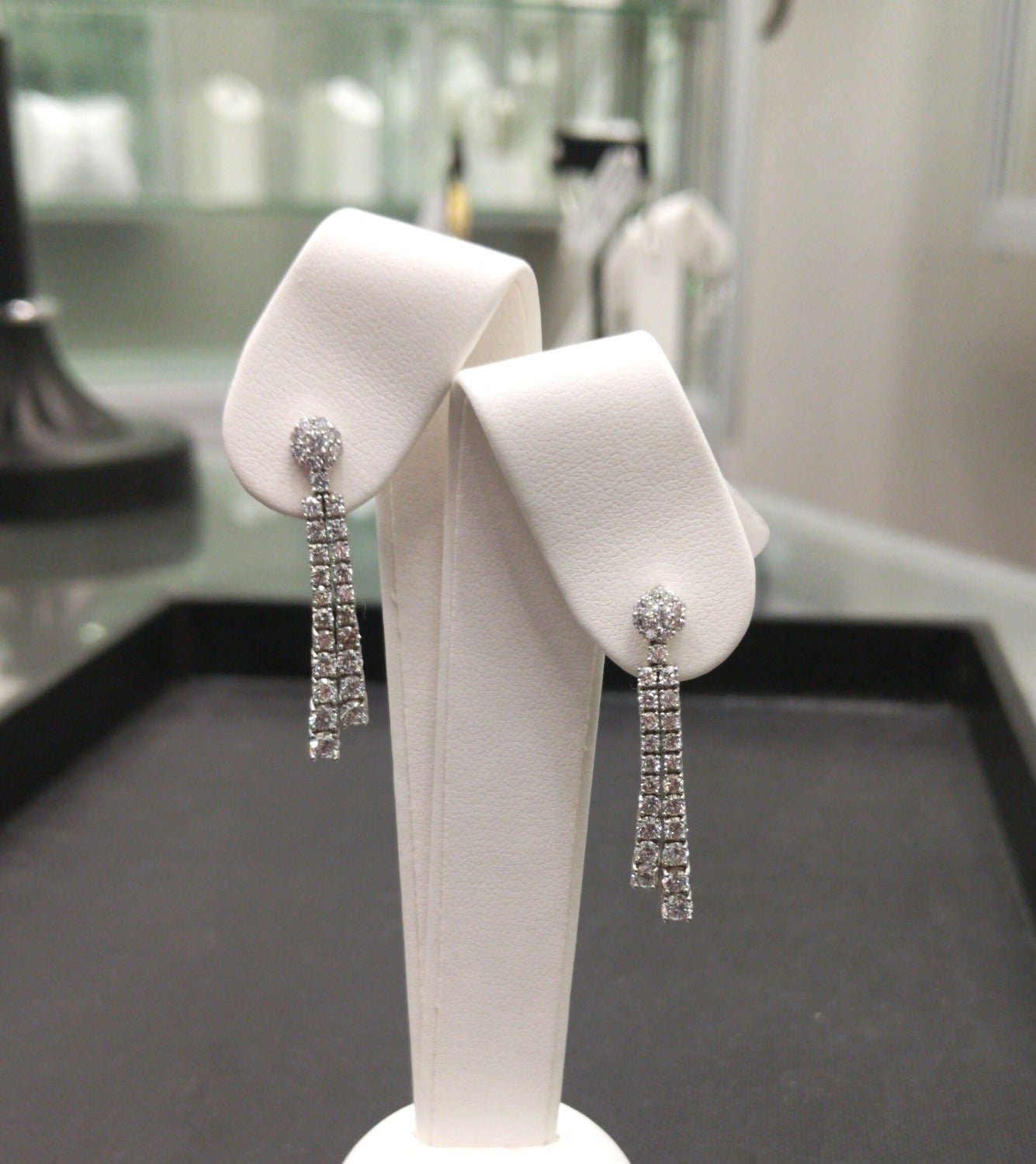 Drop Earring with graduating Diamond image 2