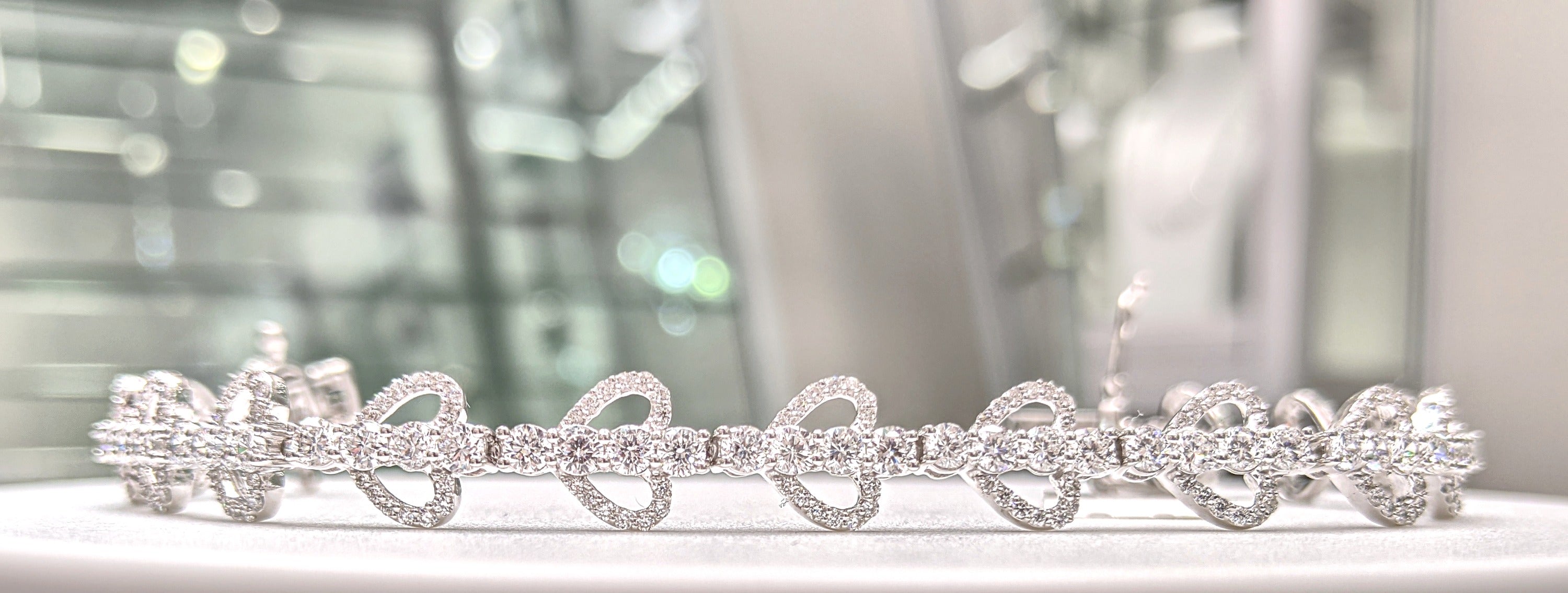 Tennis Bracelet with Diamond Heart & Round Diamond in 14kt White Gold image 5
