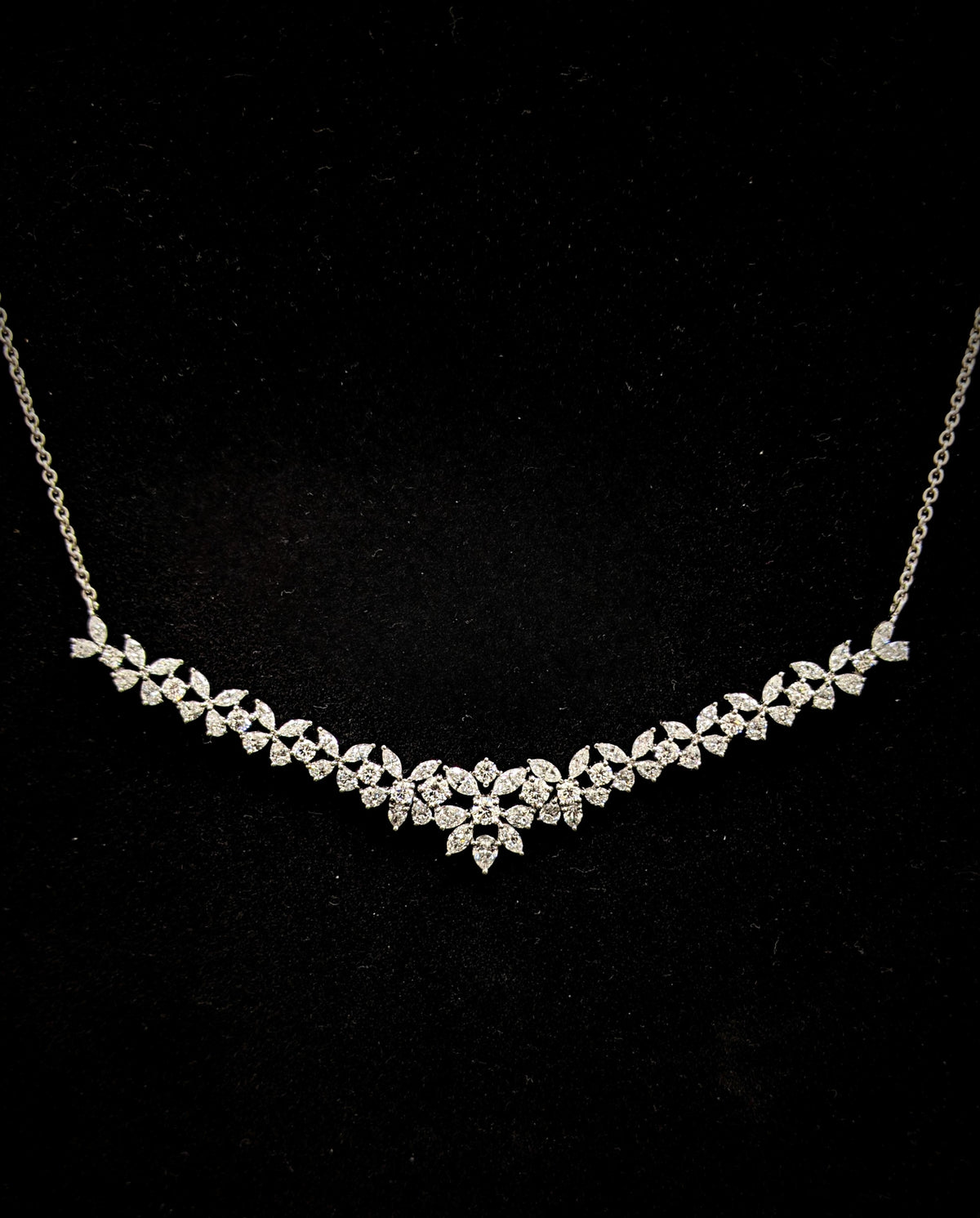 Old Fashioned Flower Design Diamond Necklace image 2