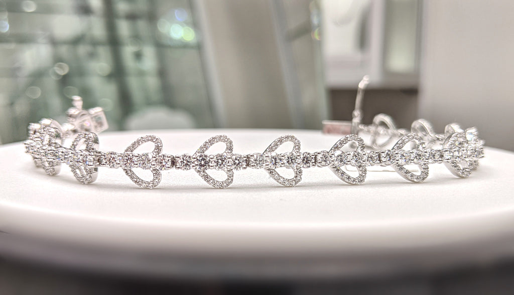Tennis Bracelet with Diamond Heart & Round Diamond in 14kt White Gold image 7