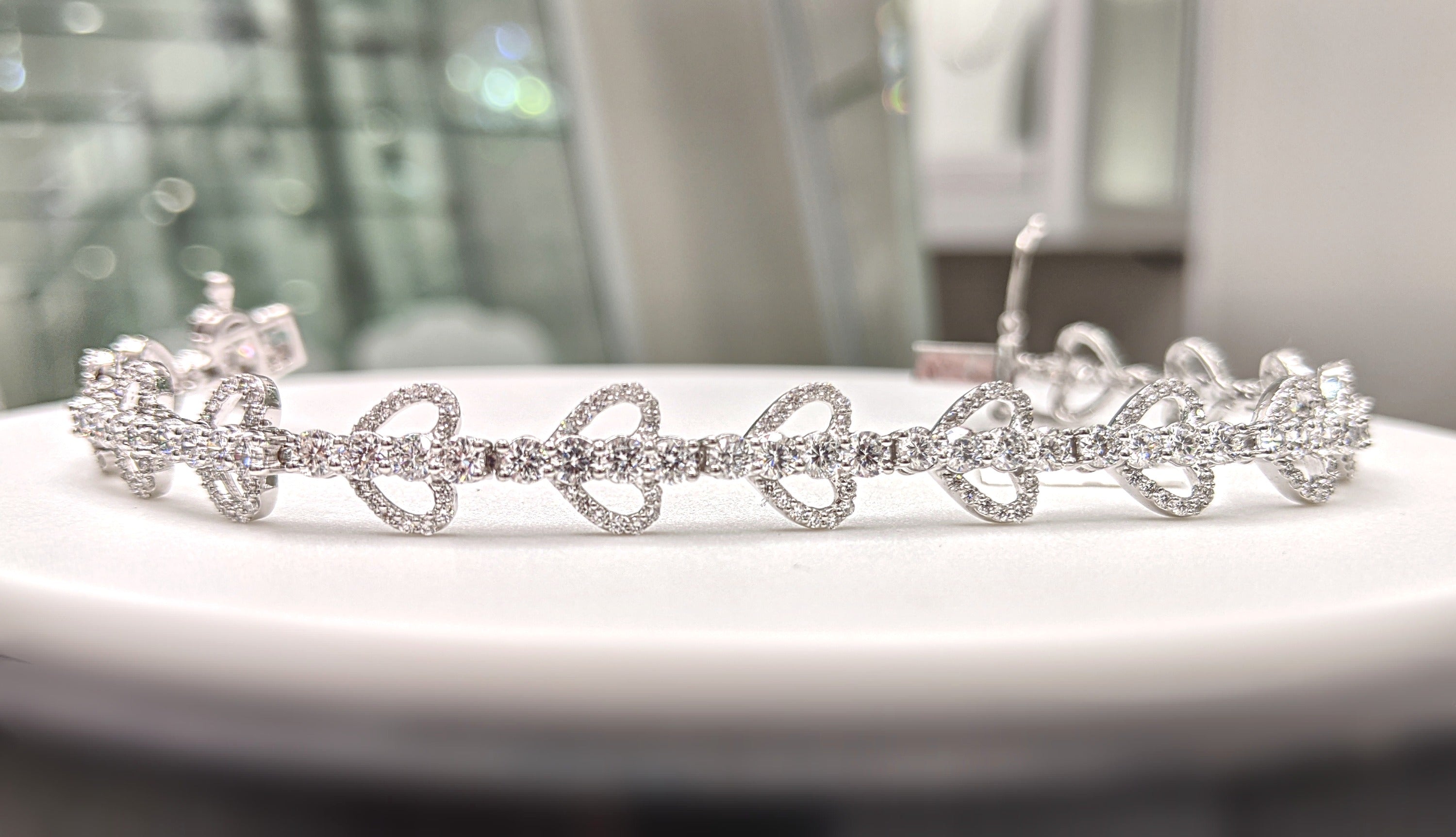 Tennis Bracelet with Diamond Heart & Round Diamond in 14kt White Gold image 7