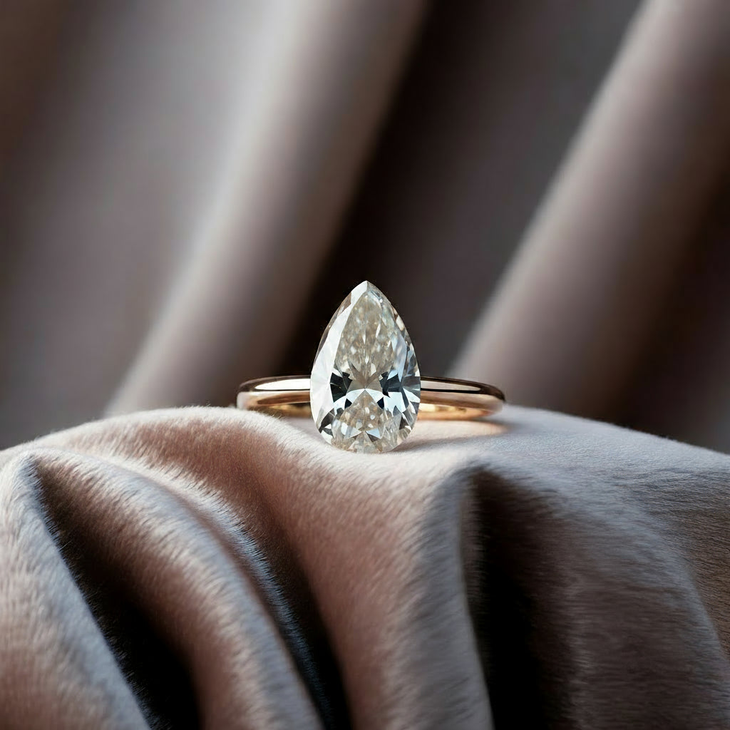 Solitaire Pear-Cut Diamond Engagement Ring image 2