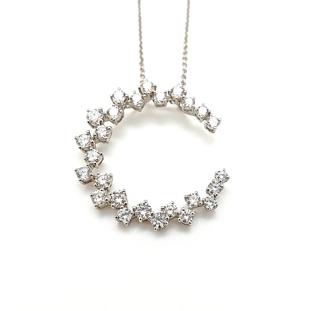 Round Diamonds Circle Pendant image 3