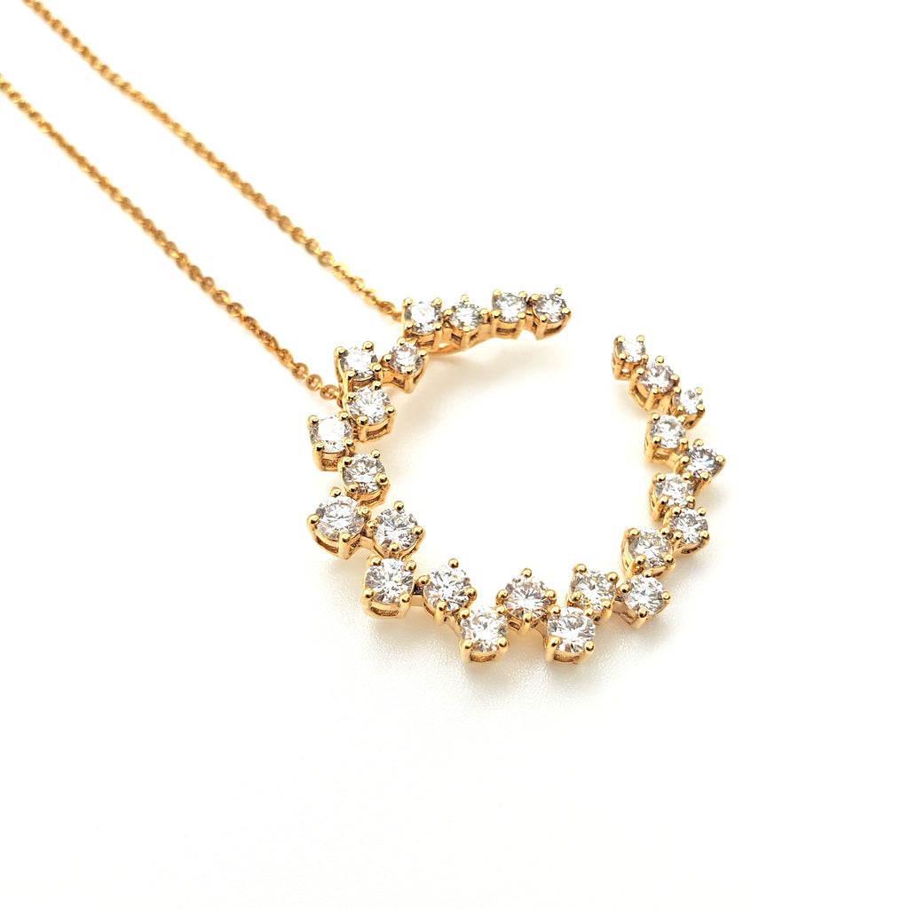 Round Diamonds Circle Pendant image 2