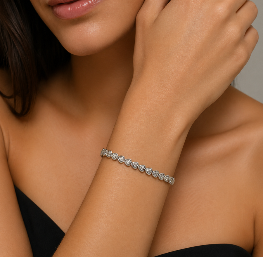 Tennis Bracelet Heart shape with round Diamond in 14kt White Gold