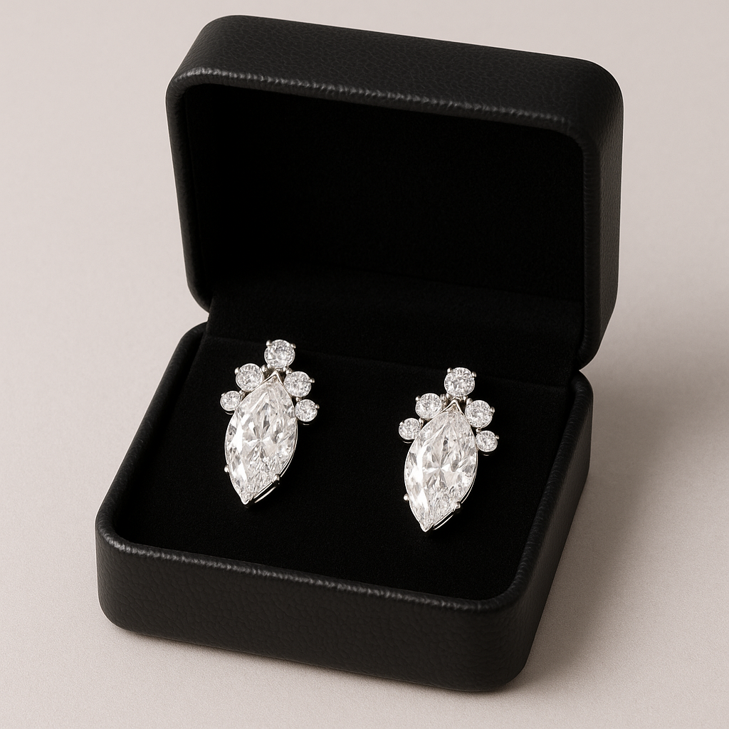 Lumi�re Crest Diamond Earrings image 0