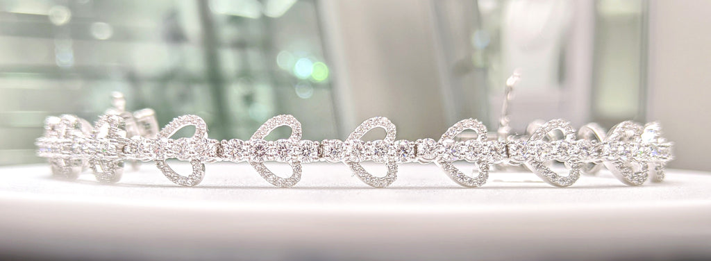 Tennis Bracelet with Diamond Heart & Round Diamond in 14kt White Gold image 6