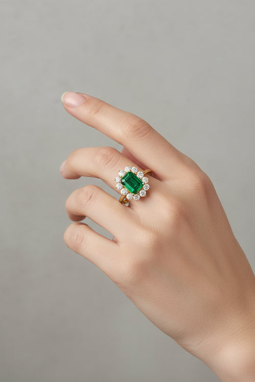 "Emerald Halo Royale" Ring image 0