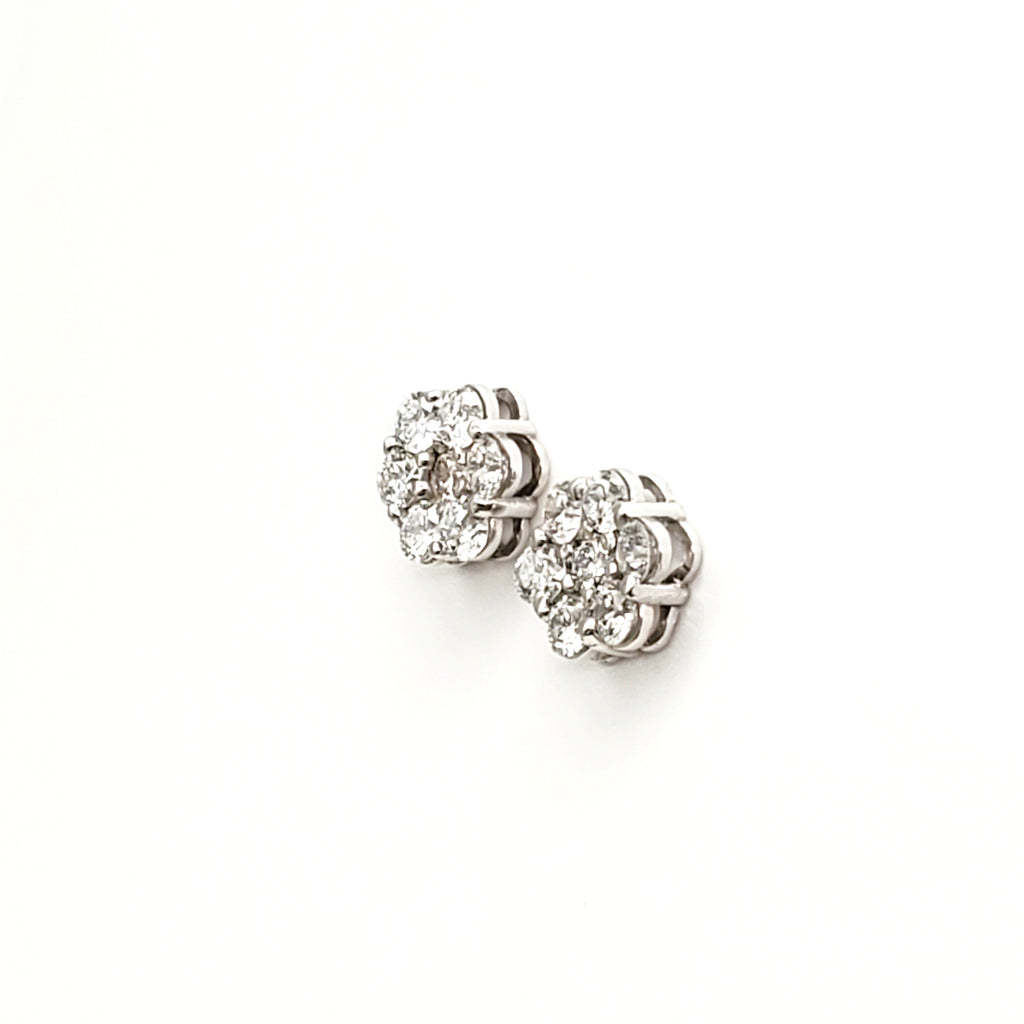 Round Diamond Stud Earring image 1