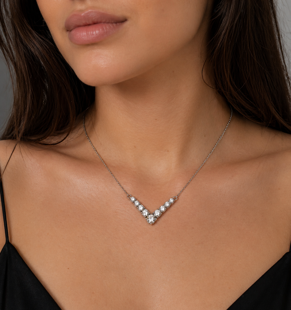Véra Chevron Diamond Necklace